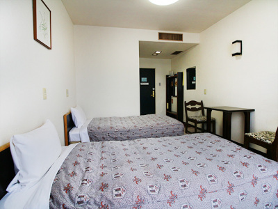 ツインルームA［100cmベッド2台］