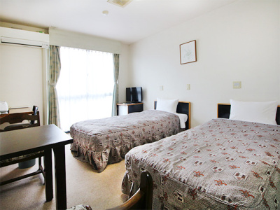 ツインルームA［100cmベッド2台］