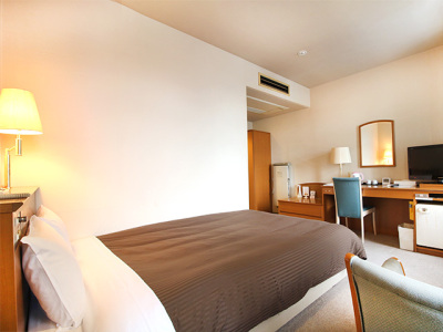 ダブルルーム［140cmベッド1台］