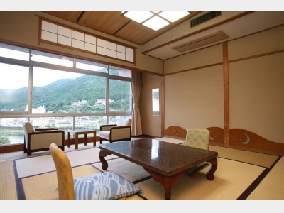 本館　和室１０畳