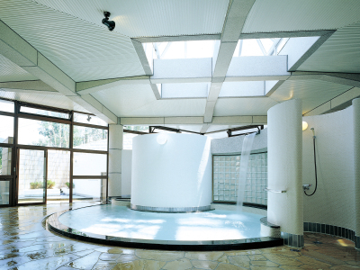 【風呂】ジャグジーバスやサウナ完備の中浴場　クアカーディナル