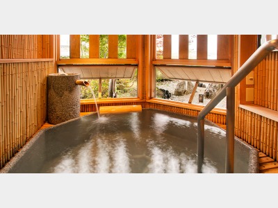 半露天風呂付和室　客室一例