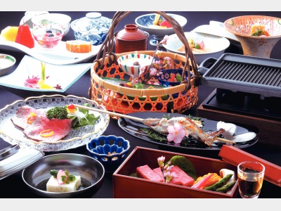 夕食（飛騨牛会席膳）