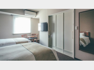 ユニバーサルツイン