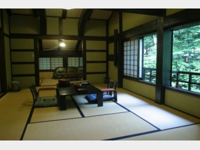 桐の家　和室10帖＋囲炉裏