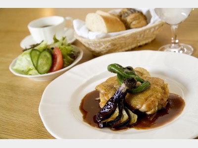 夕食（洋食プレート　一例）