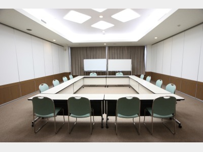 会議室　カーネーション白（別建物）