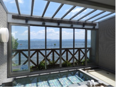 琵琶湖を臨む１階温泉展望風呂