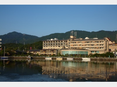 琵琶湖を望む外観