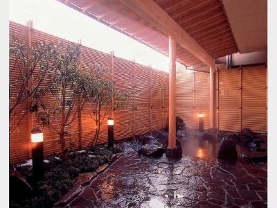 天然温泉の露天風呂「琴の湯」