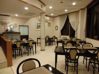 ダイニング　夜