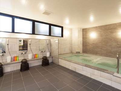 ■大浴場■旅の疲れを癒す男女別の大浴場を完備。夜は深夜1:00まで、朝は6:00から営業しています。