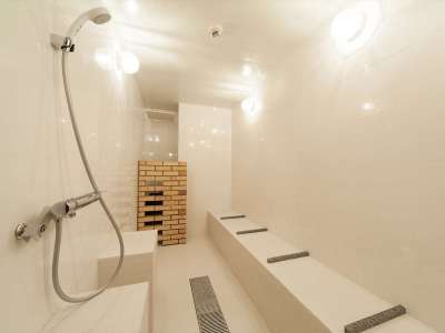 ■女性用塩サウナ■入浴前にしっかり水分補給をしたら、嬉しい効果がたくさんの塩サウナへGO♪