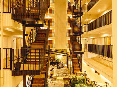 《North棟》心地良い風が吹き抜けるパティオには、ゆったりとした時間が流れています。