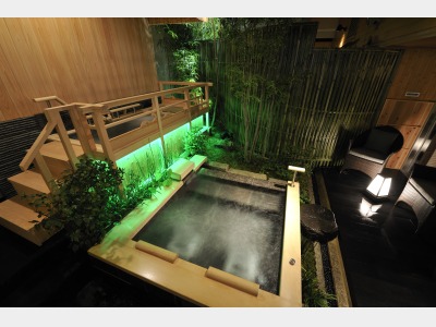 花伝浴場「月下庭園湯」（野宮）