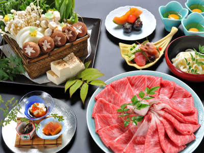 綿善旅館特製胡麻ダレかポン酢で召し上がって頂く『黒毛和牛しゃぶしゃぶ会席』