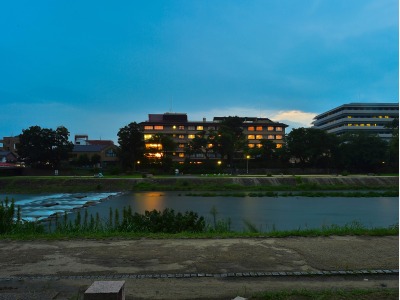 外観（鴨川側）