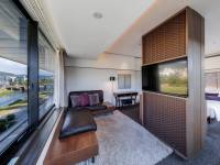 ����X�C�[�g