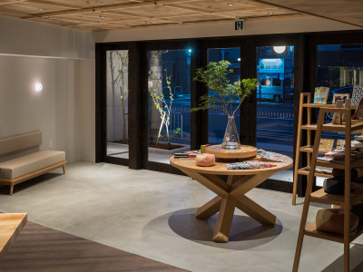 エントランス　SHOP