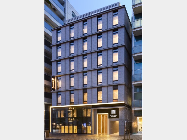 hotel MONday 京都烏丸二条 外観