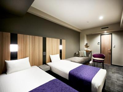 デラックスツイン（ソファベッド付）バスタブ付