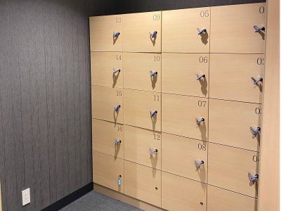 【大浴場】大浴場ロッカーを設備。