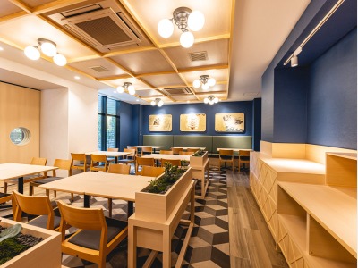 【店内】店内雰囲気です。広々と気持ちよくお食事いただけます。