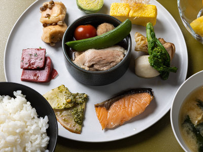 【朝食】好きな品をお皿にのせて・・お召し上がりください♪
