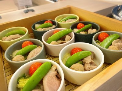 【朝食】出汁が決め手の煮物！伝統的な味わい。