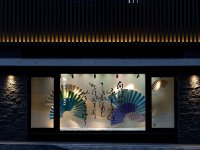 �y�O�ρz���C�g�A�b�v���ꂽ�V���[�E�B���h�E�B