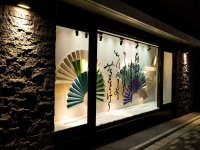 �y�O�ρz���C�g�A�b�v���ꂽ�V���[�E�B���h�E�B