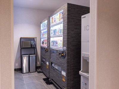 【自動販売機室】種類豊富なドリンクを取り揃えております。