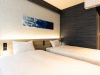 �y�X�^���_�[�h�c�C���z���E60�����ȏ�ɓW�J�̃V�[���[�А��}�b�g���X���̗p�B