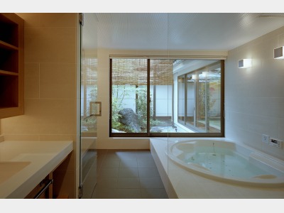 「お庭」バスルーム