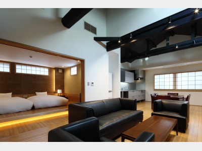 「お山」2階全体