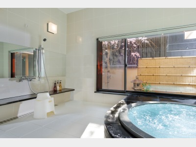 「お池」バスルーム