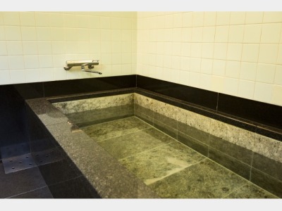 家族風呂（石）