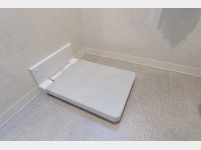 １階朝食会場トイレ　フィッテングボード