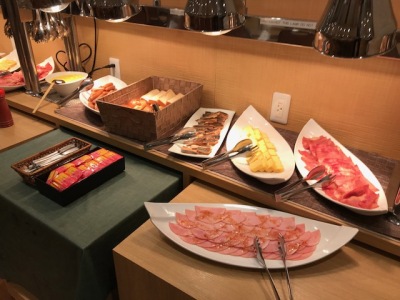朝食バイキング