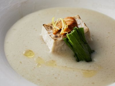 【極み/特別会席】冬(2025年12月～2026年2月)椀物 焼き胡麻豆腐と海老芋のすり流し