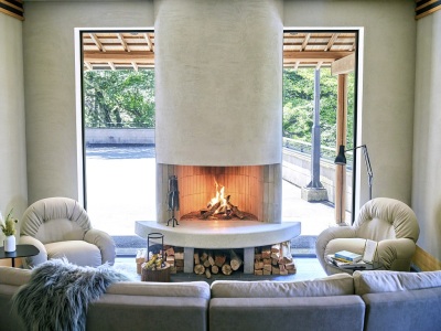 フロント（暖炉）