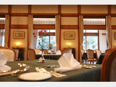 メインダイニングルーム　三笠