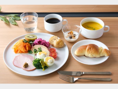 「くるみの木」監修　洋食プレート朝食