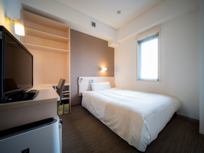シングル（ダブルベッド）ルーム客室一例