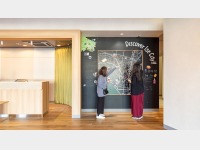 �t�����g�ł͋ߗׂ̂��ē���I�X�X���̂��X�����Љ�܂�