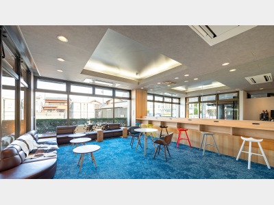 ラウンジ<コーヒーサービスや充電をしながわワーキングスペースとしても活用できます>