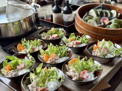 朝食イメージ<季節ごとにメニューを変えながら、地元のお料理をお楽しみください>