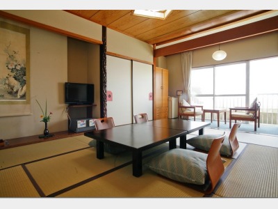 波のＢＧＭが心を癒す和室オーシャンビュー本館１０畳 　一例