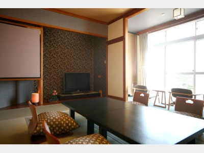 波音に癒され夢心地！　クラシックモダン和室１０畳　一例