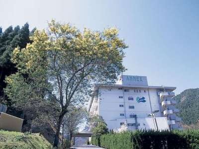 �������]�[�g�z�e���`�m�m�d�w�̊O��